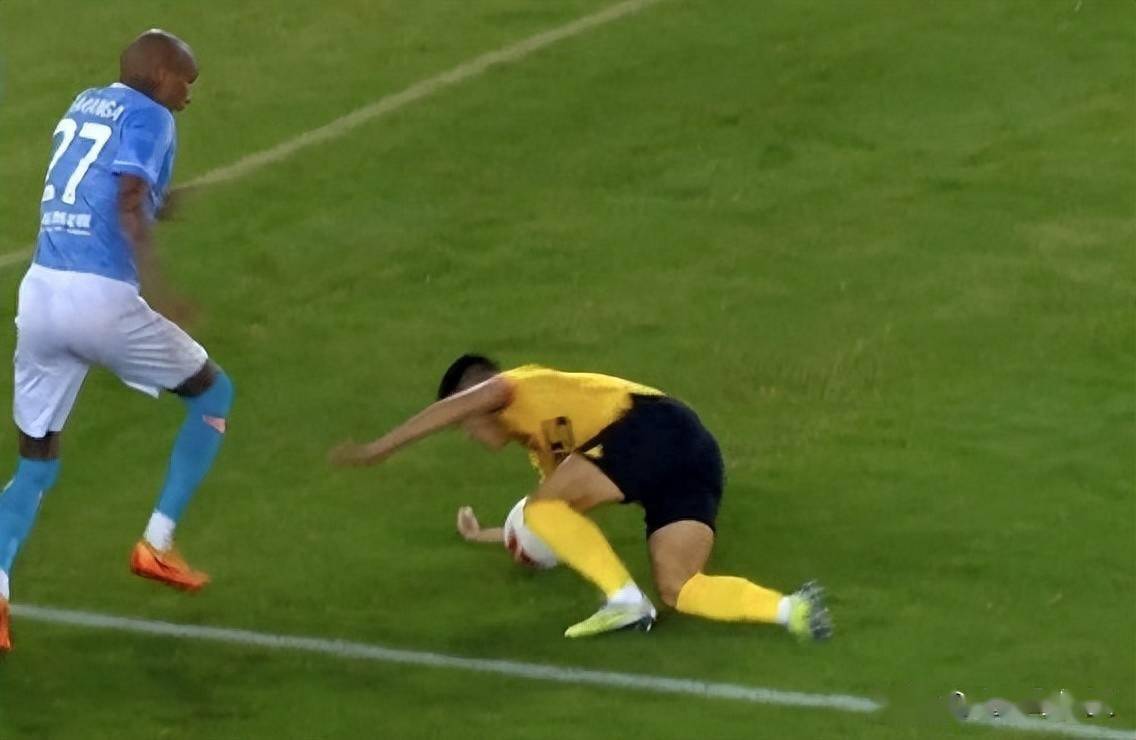 米兰体育在线-包含马赛客场争议判罚，遗憾输球收获首败的词条