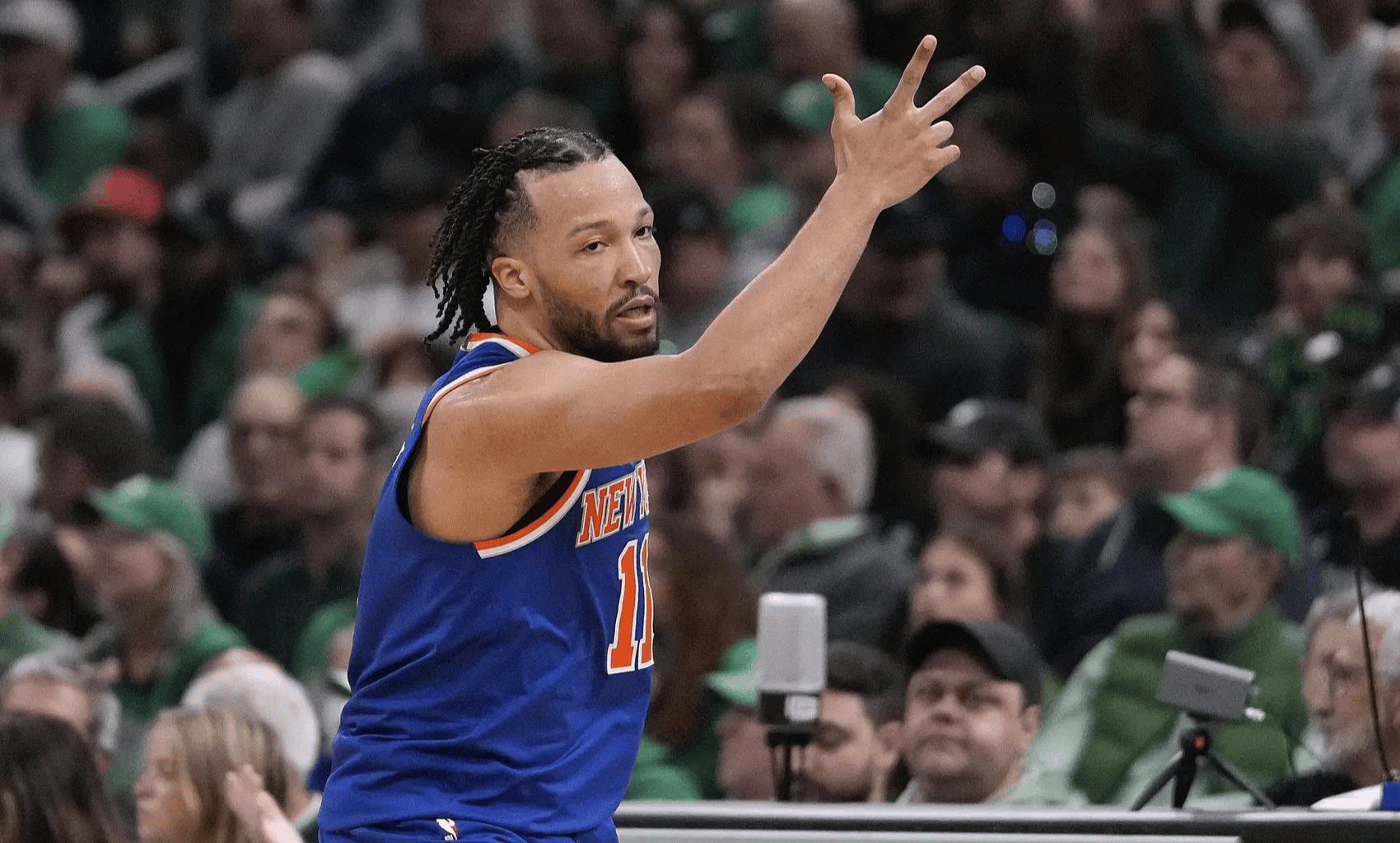 米兰体育平台-凯尔特人客场大胜尼克斯